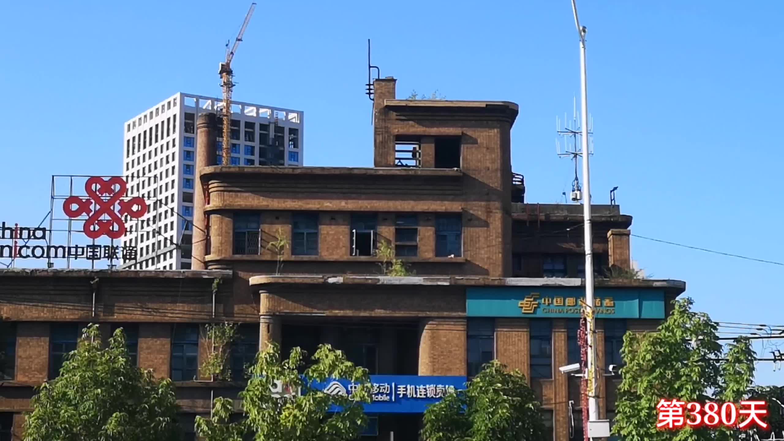 实拍齐齐哈尔中环路街景,你们知道这栋建筑的历史吗?