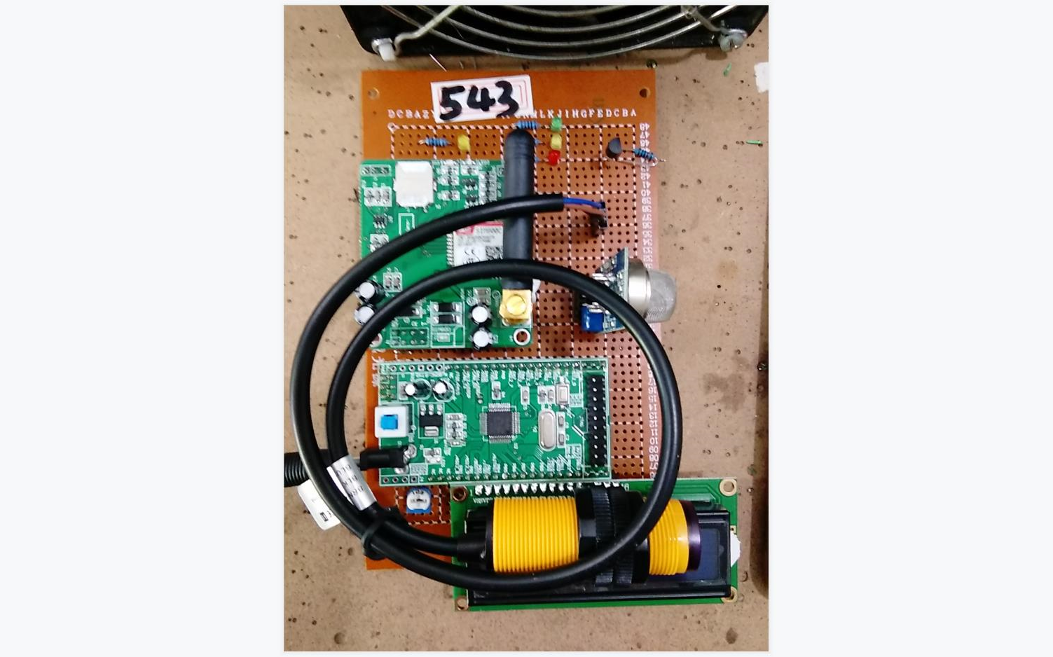 基于STM32单片机的室内安防防盗报警器设计LCD1602DS18B20E18MQ2GSM短信声光DIY开发板套件20543哔哩哔哩bilibili