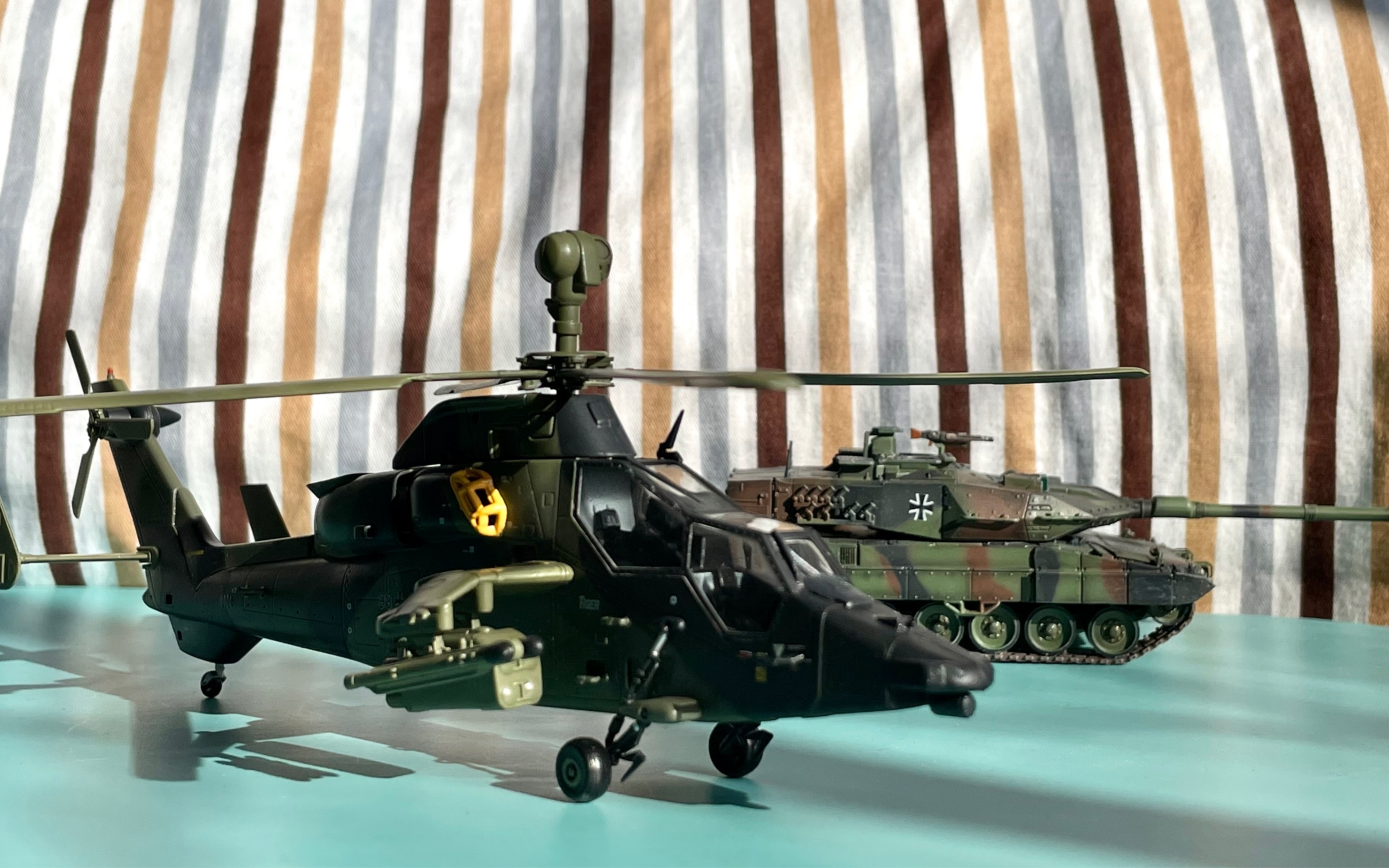 1:72小号手德国uht虎式直升机