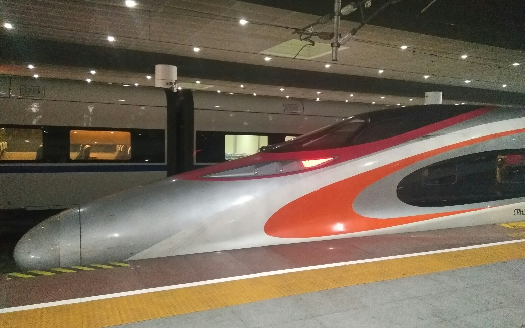 活动  [广深港] 动感号mtr380a-0259担任g6581次