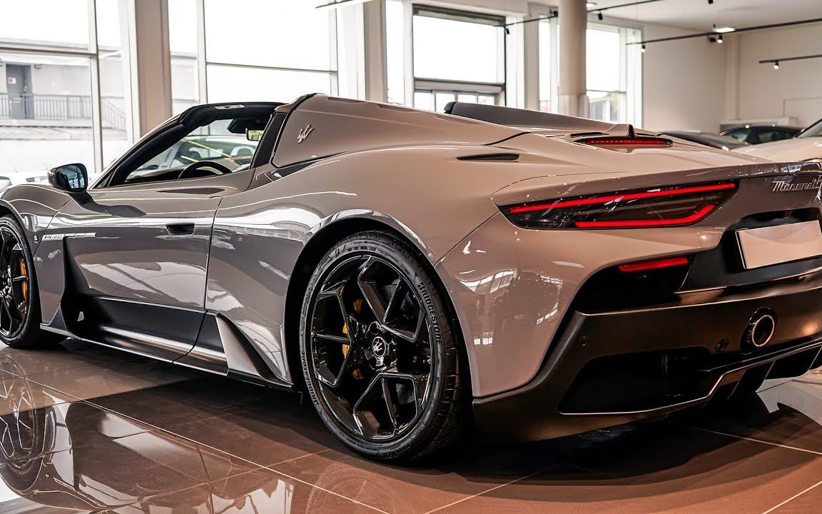 新车驾到!全新玛莎拉蒂 mc20 cielo (2024) - 音响,内饰和外观