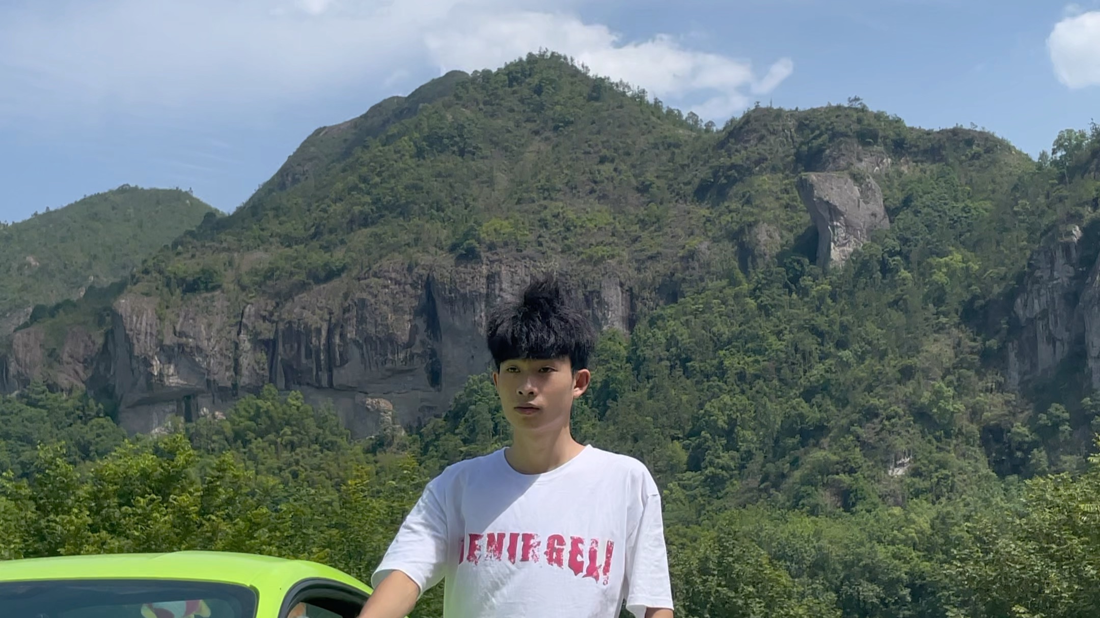 浙江温州人,20岁,此视频我只回复一个女人,如果我回复了你,你这两年的