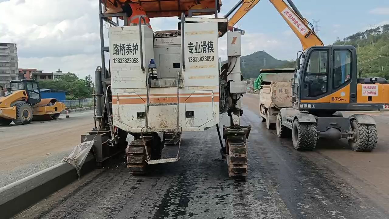 <h1>石家庄路缘石滑模机施工:选对设备商,避开工期和质量的隐形坑</h1> <h1>石家庄路缘石滑模机施工:选对设备商,避开工期和质量的隐形坑</h1>