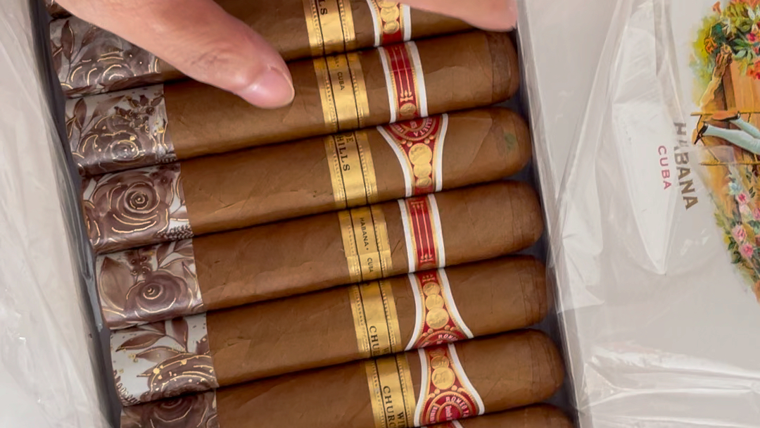 随手拍一盒从茄友手上拿的pcc宽丘,猜猜我最近买雪茄花多少钱?