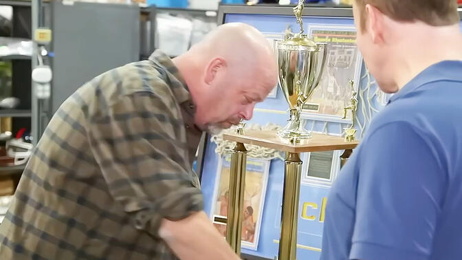 "你知道贾巴尔戴过的护目镜价值多少?