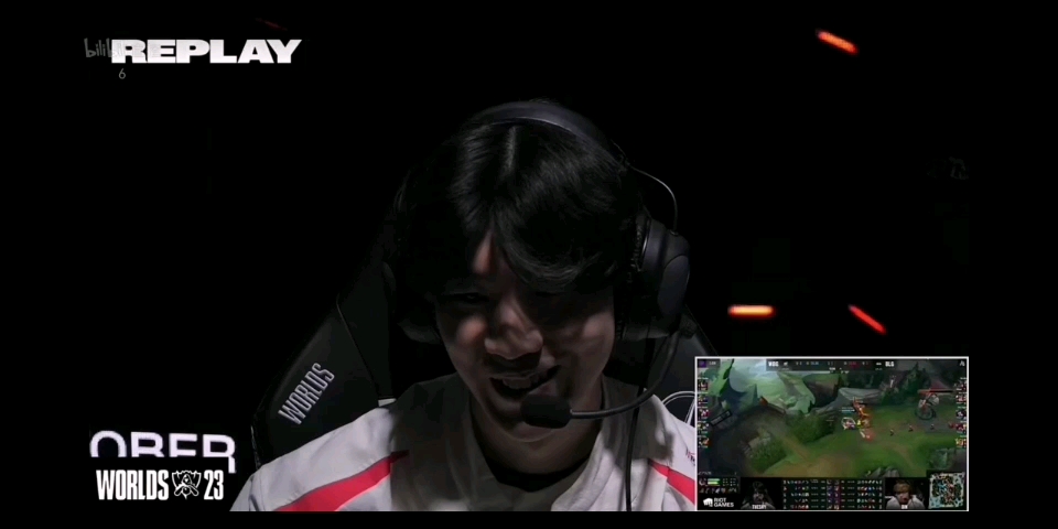 theshy他笑了!终于不是去年那个孤立无援的铁面羞男了