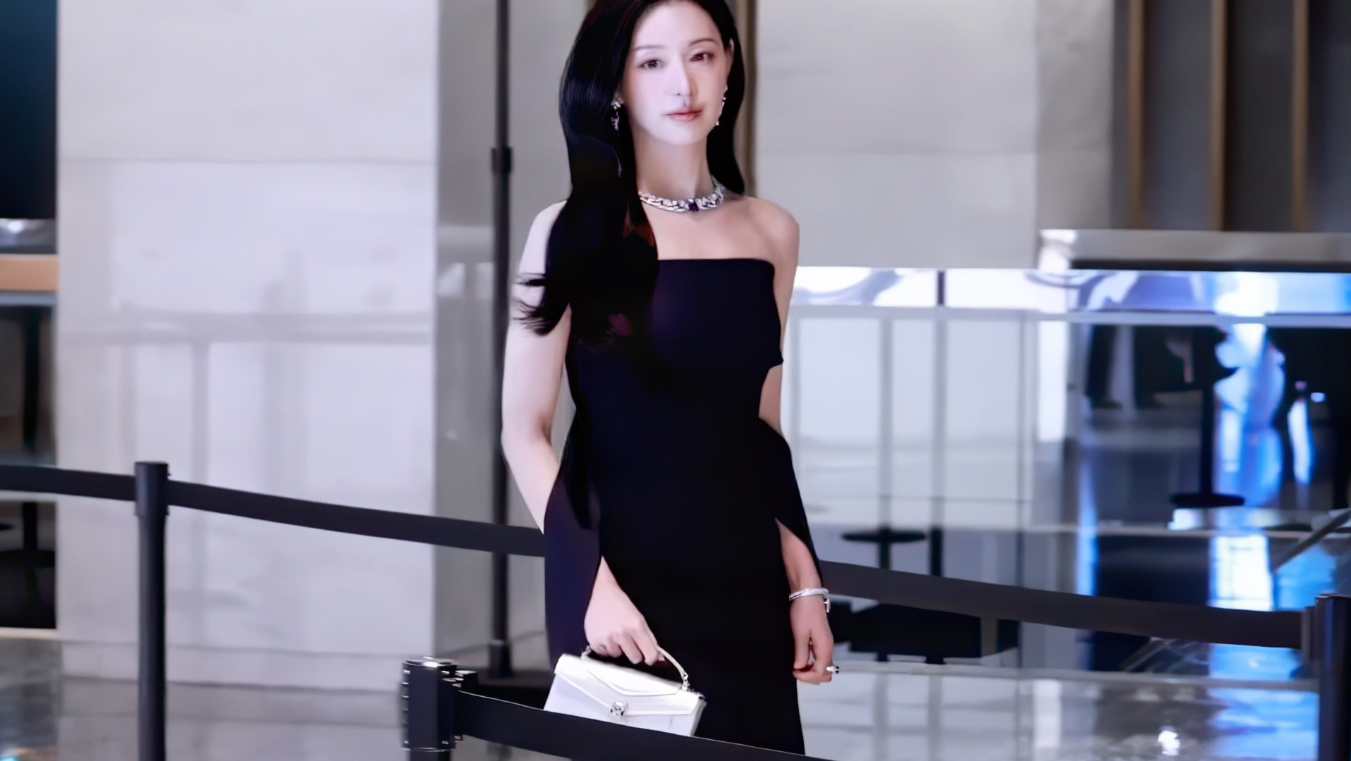 女王登场