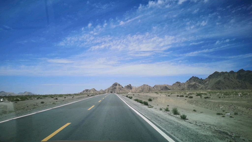 2021年8月3日 g109拉萨至格尔木方向 沙漠公路