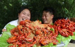 下载视频: 胖妹改善伙食，买10斤龙虾，整2种吃法来解馋，肉质Q弹吃过瘾