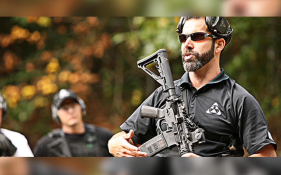 战术网红鼻祖之一chris costa ar步枪教主,当年在magpul dynamics