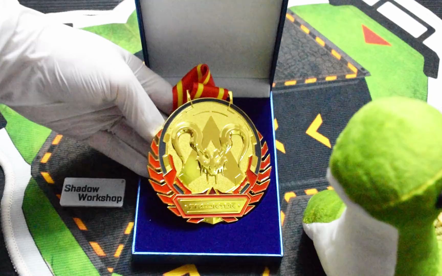 apex英雄周边顶猎杀金牌奖牌徽章排位礼物摆挂件饰品1:1predator