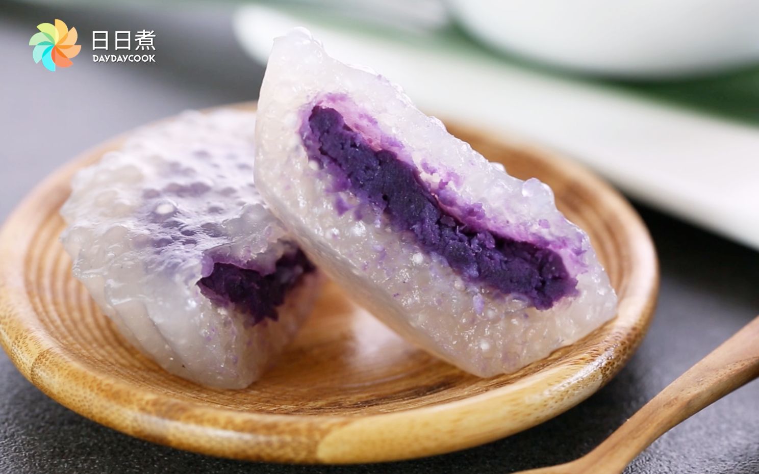 软软糯糯,晶莹美丽的【紫薯西米糕】,用蒸就可以哦!