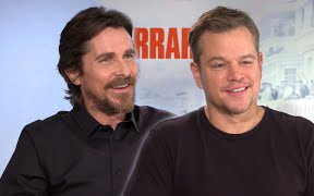 [图]Matt Damon&Christian Bale Joke About Filming 'Silliest' Fight Scene