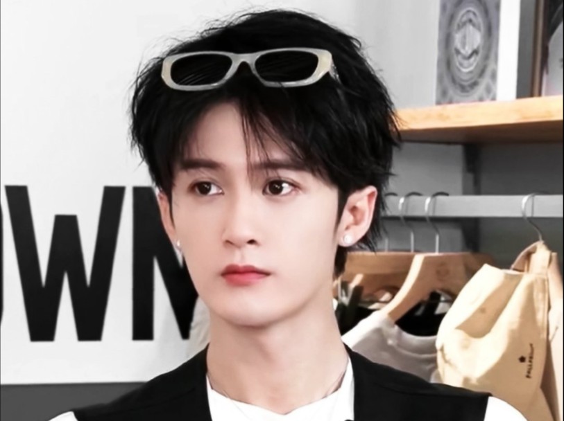 檀健次 0516帕拉丁厦门活动户外直播 男大既视感好帅,太好看了00