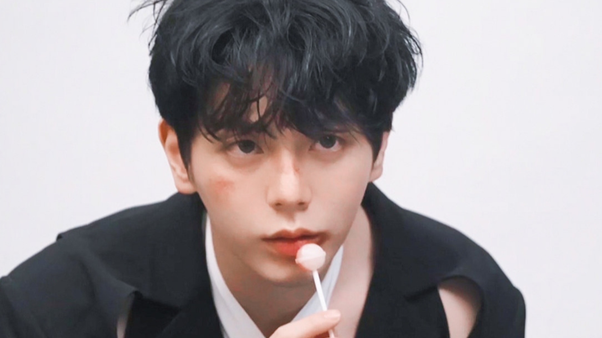 超级新鲜的up柯智辉杂志花絮和高清图!这张脸,没有他驾驭不了的!