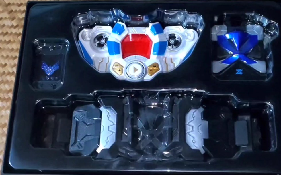 铠甲勇士刑天十周年再版飞影召唤器简单开盒把玩