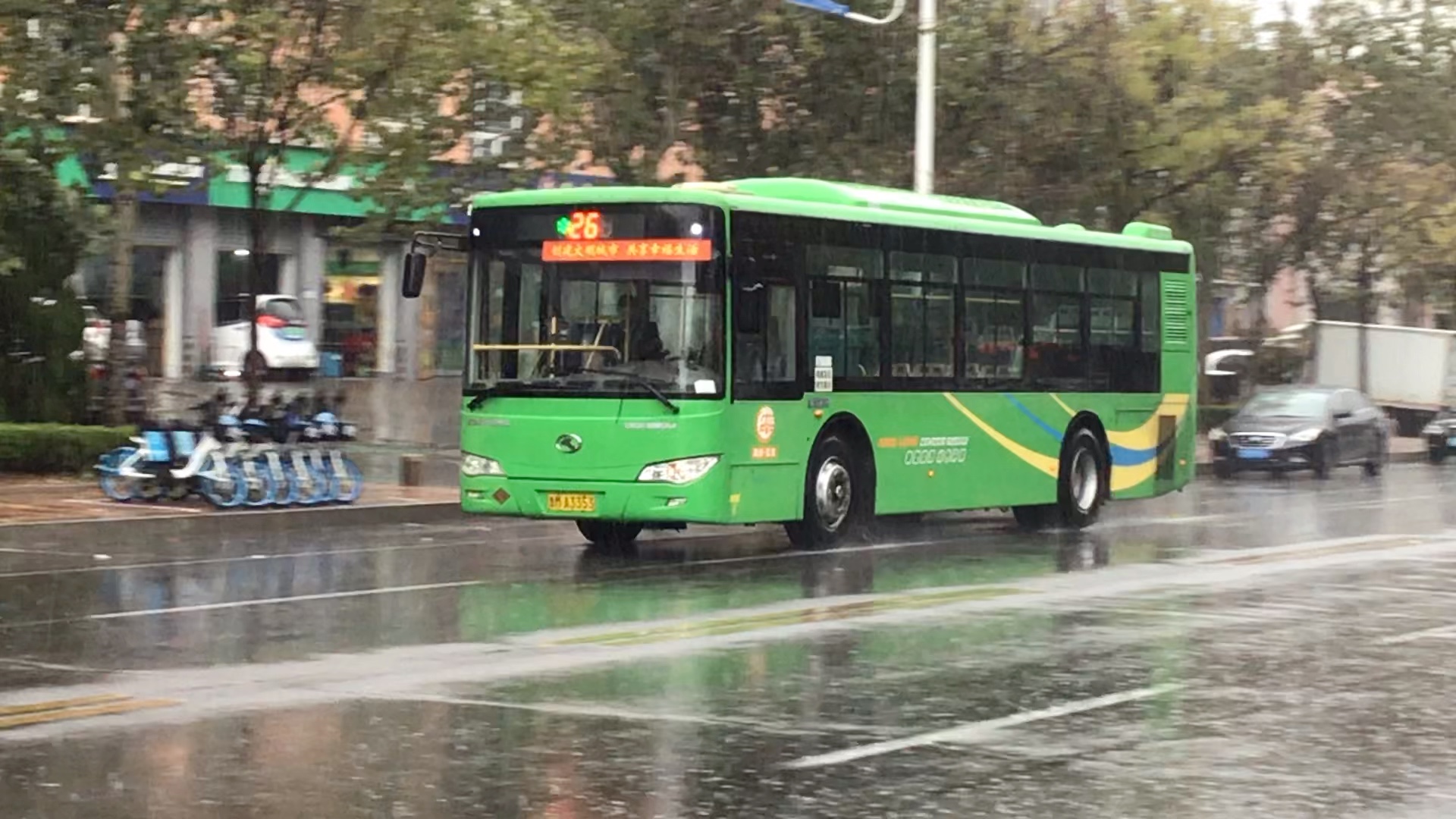 【滨州公交】26路替班金龙xmq6106agn5进观湖花园站