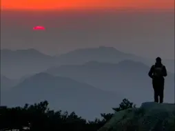 下载视频: 金秋飒爽！追寻大美黄山