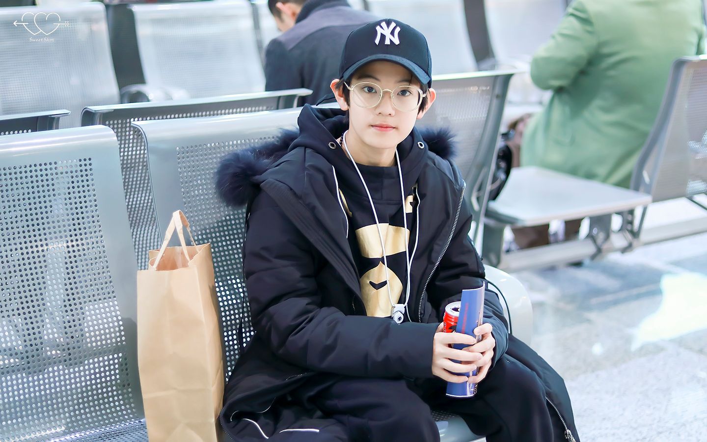 yhboys张铭浩171122无聊的候机日常inyiwcgo