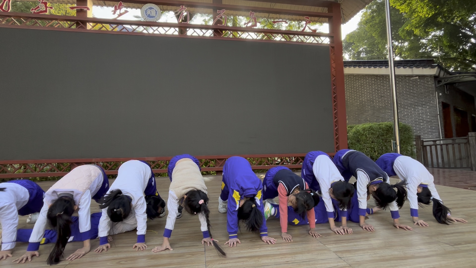 适合小学生体育课玩的小游戏(有什么适合小学生在体育课玩的游戏)