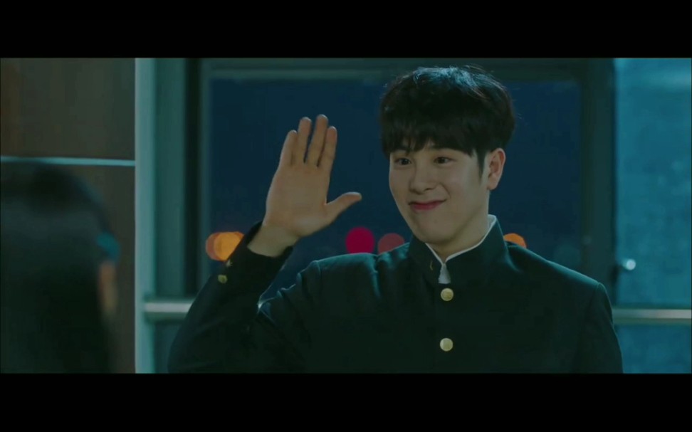 德鲁纳酒店小可爱前台池贤仲