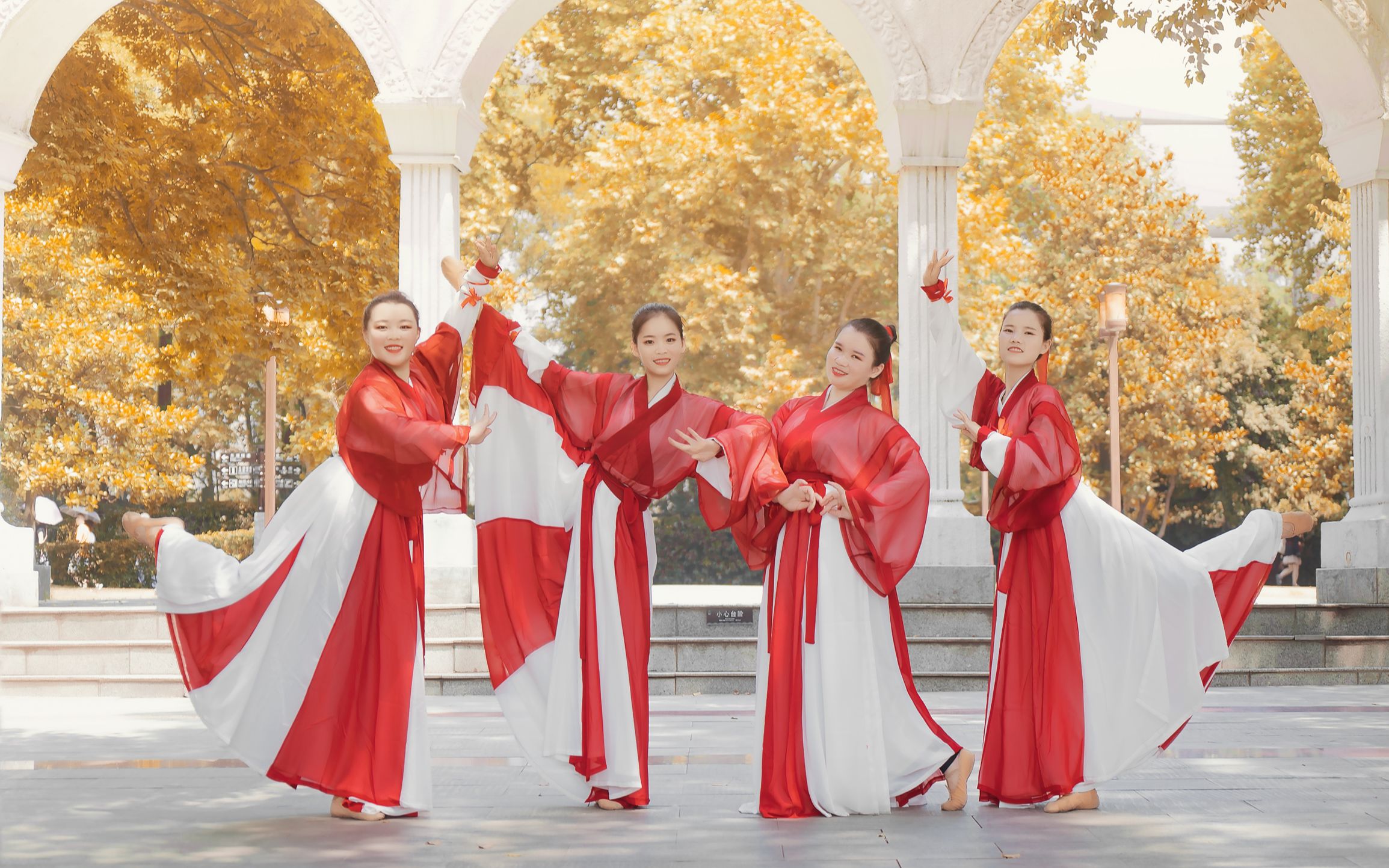 许嵩黄玲《惊鸿一面》古风舞蹈,中国舞暑期特训班学员作品【单色舞蹈】哔哩哔哩bilibili