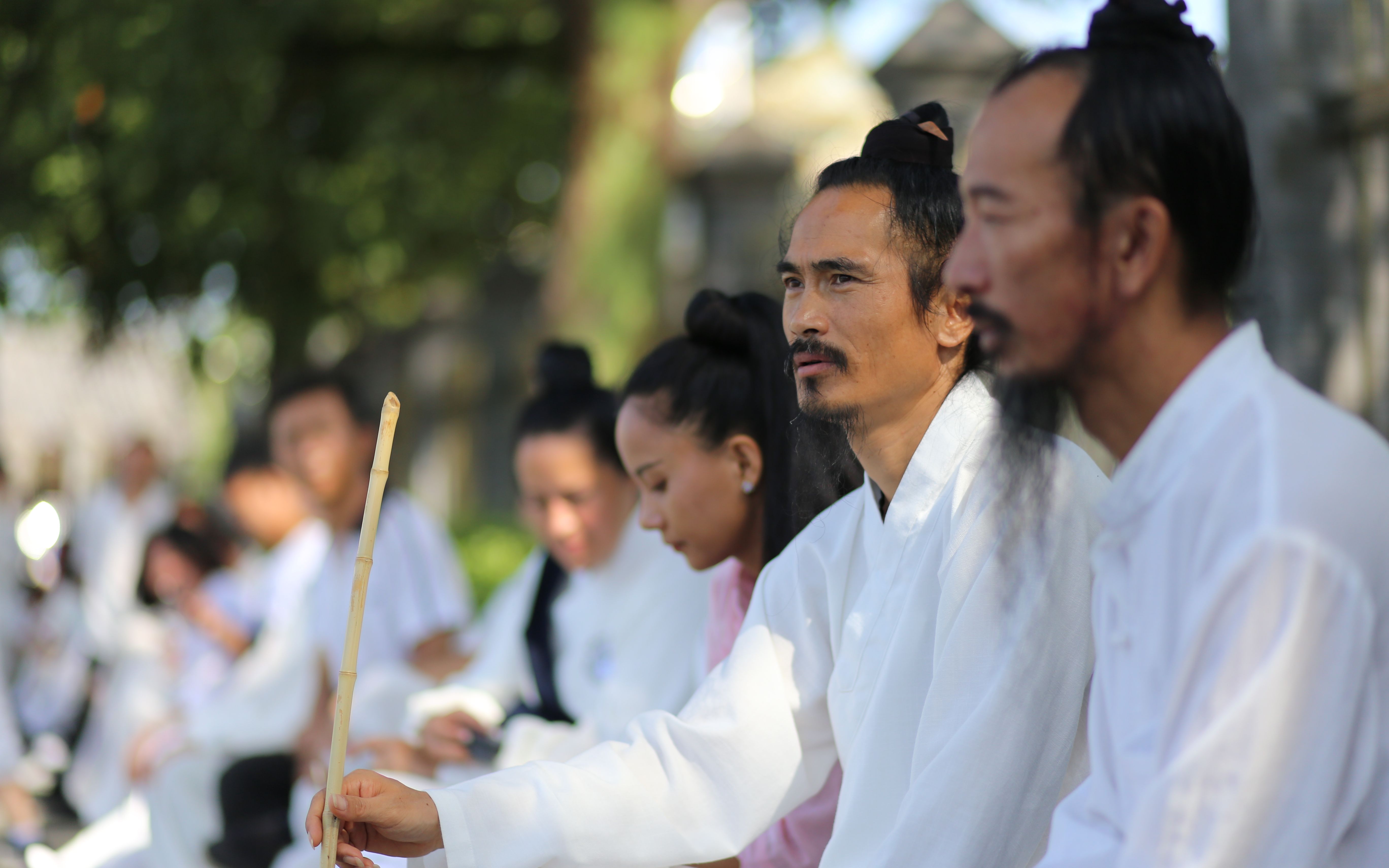 [图]问道武当 这位武当道长在武术传承路上走过二十七年，时常棍子在手 对徒弟爱之深责之切 关爱有加