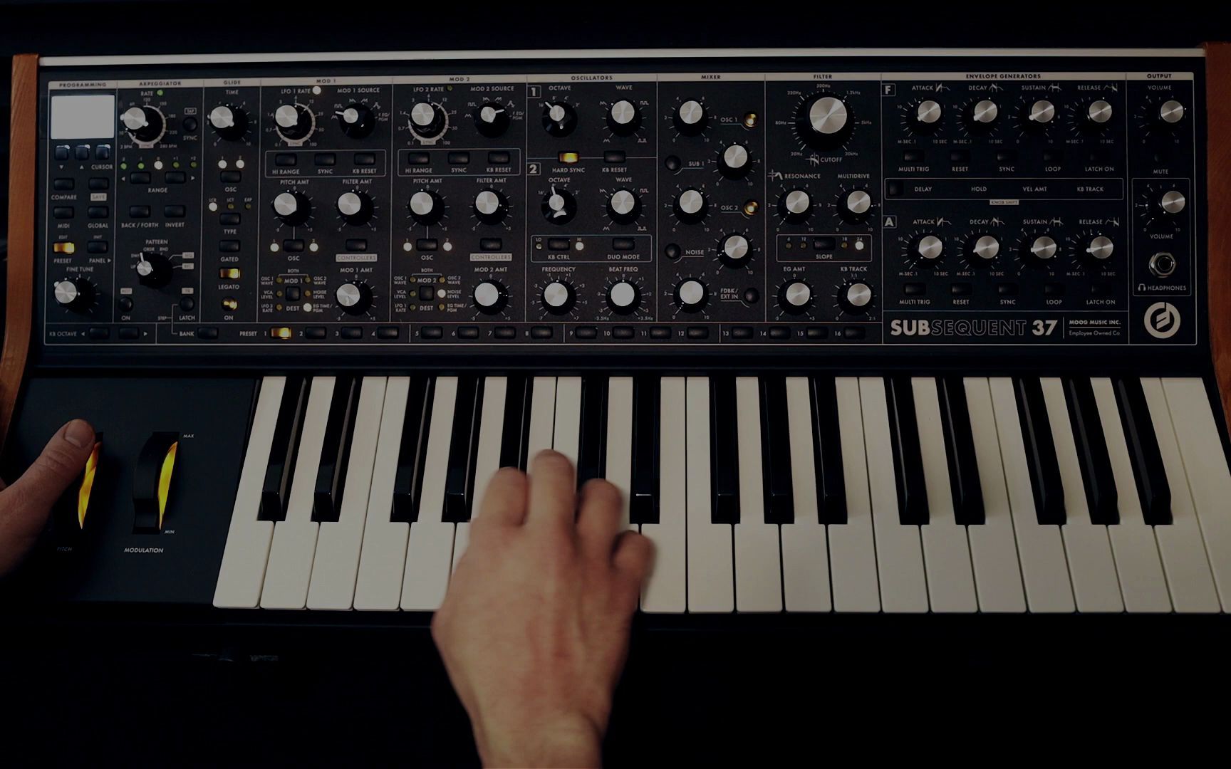 Moog Subsequent 37模拟合成器 | Funky Leads & Basses 音色演示哔哩哔哩bilibili