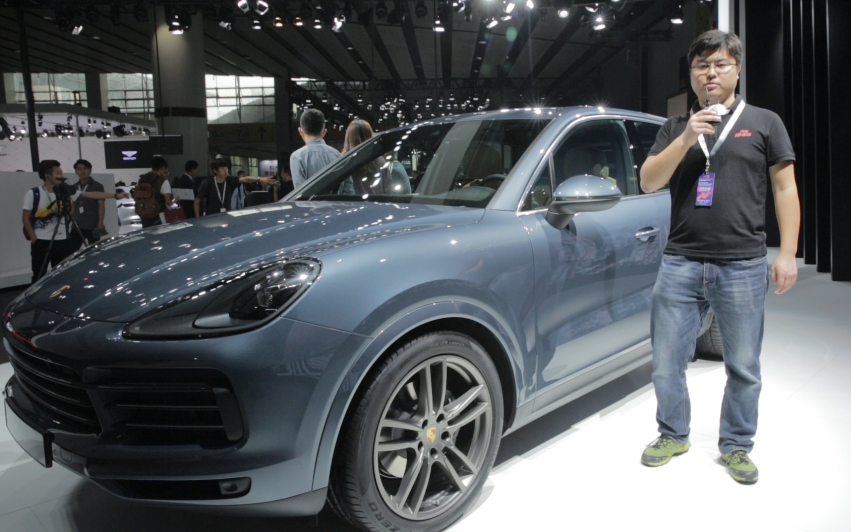 众泰皮尺部准备啦,保时捷新款卡宴亮相,来看看跟现款有哪些差别