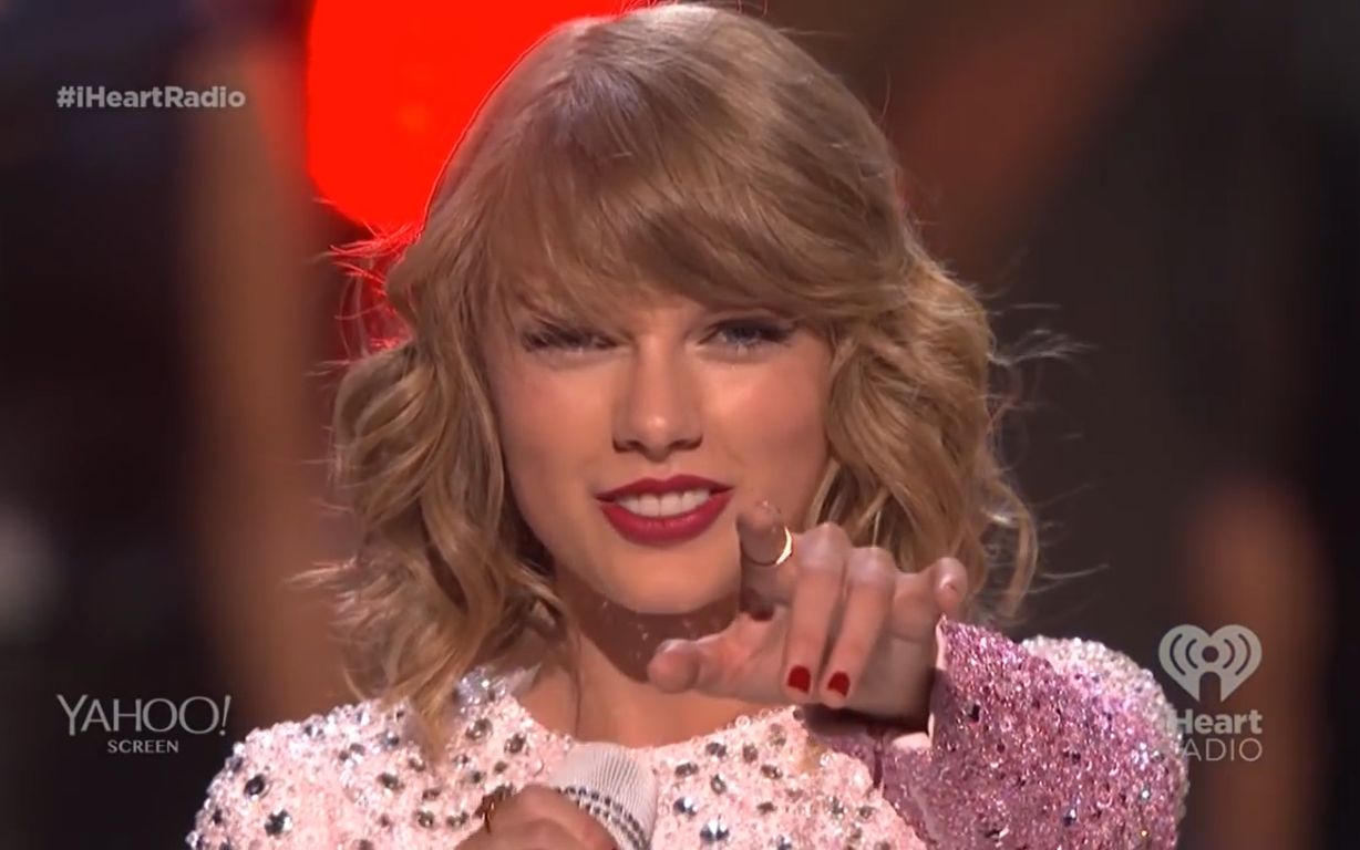 [图]【流行版爱情故事】Taylor Swift - Love Story (Live 2014 iHeartRadio Music Festival)