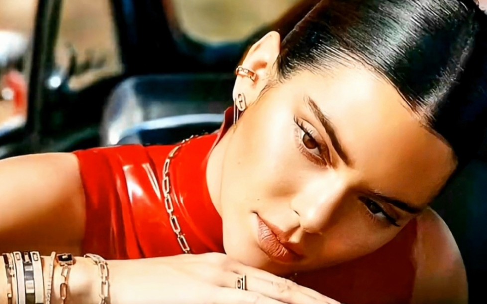 维密超模肯达尔·詹娜(kendall jenner)新一季广告大片欣赏(二)