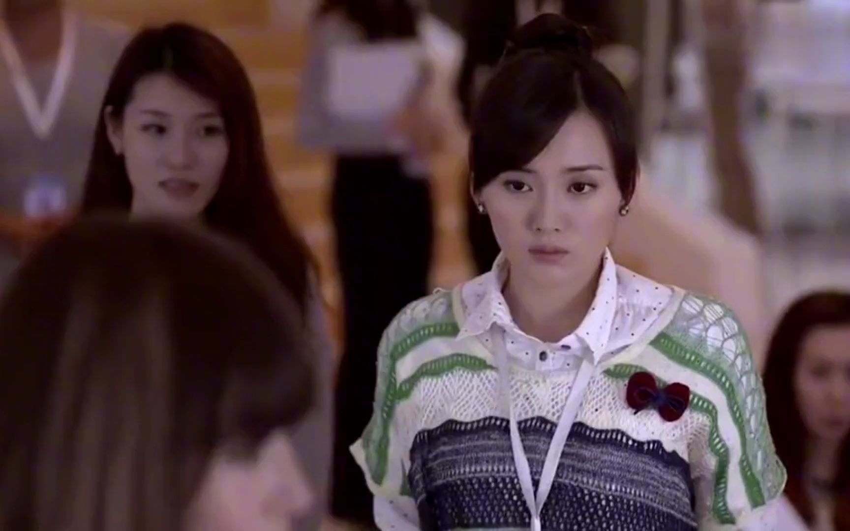 爱闪亮:穷姑娘接待超级贵宾,同事等着看笑话,结果全公司惊了