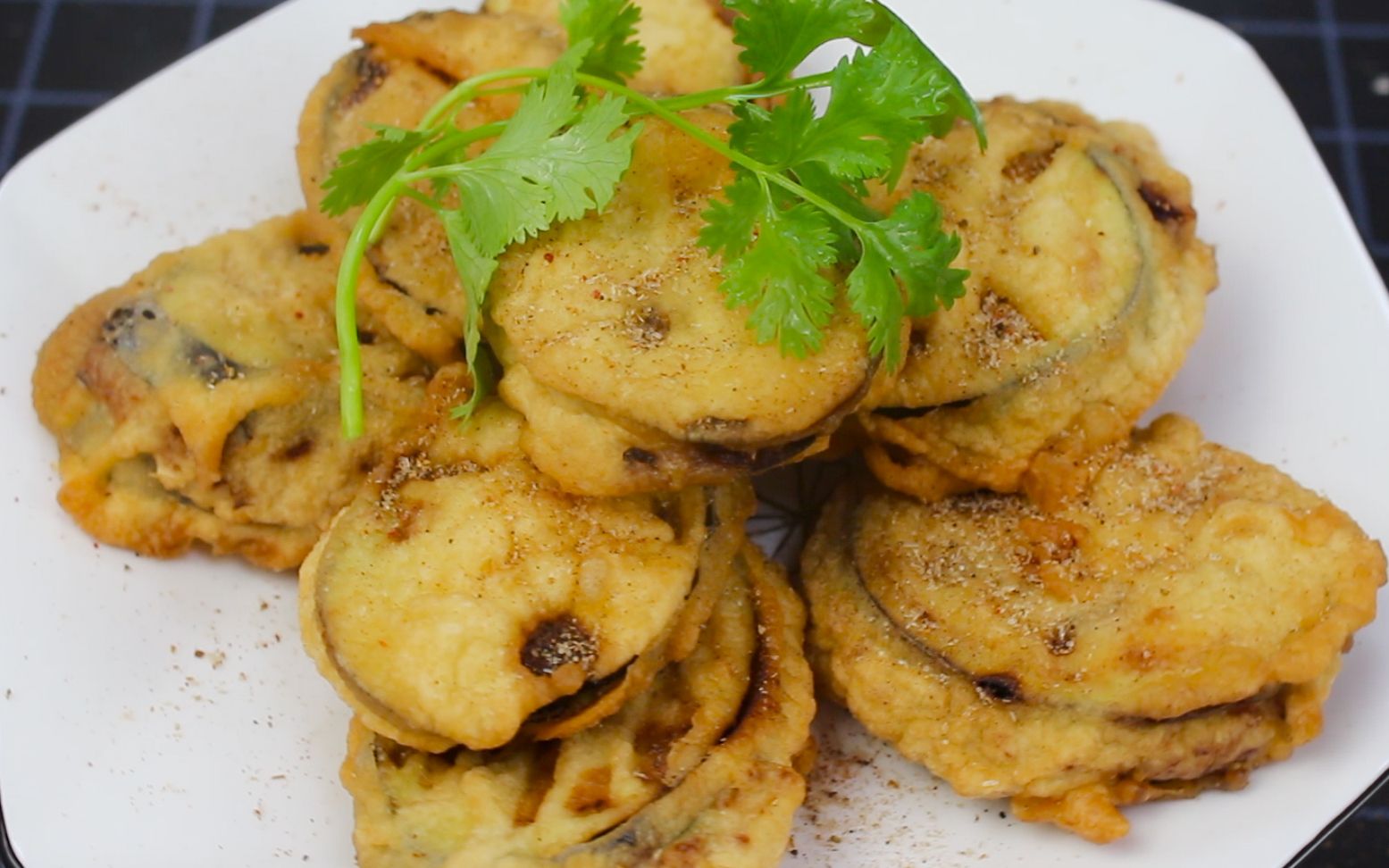 脆皮茄盒的家常做法,超级简单,外焦里嫩不油腻,一口一个超过瘾