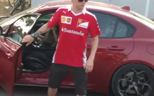 Download Video: 莱肿跳过栏杆宠粉！Kimi Raikkonen jumps barriers Italian fans Monza 2016