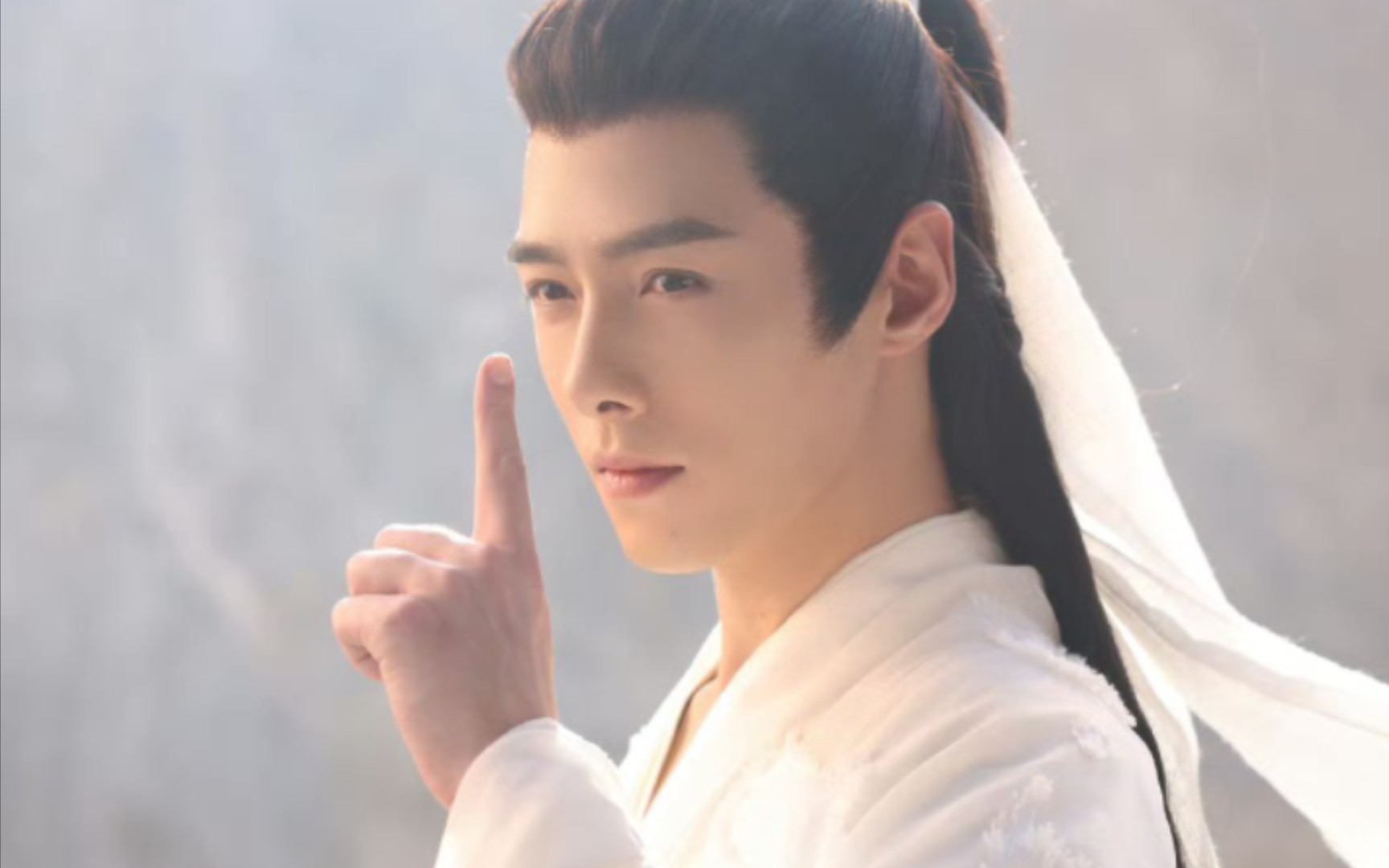 在风度翩翩佳公子与诙谐搞笑风流男之间游走自如,方逸伦演得好啊