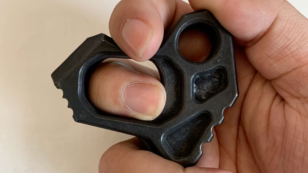 活动  黄铜犀牛指虎