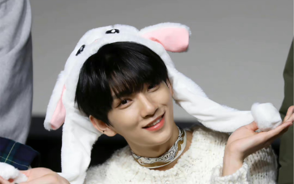 【joshua | 洪知秀】怎么有人笑起来这么好看…!