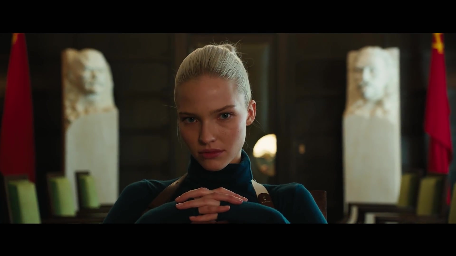 吕克贝松新片安娜预告美艳女杀手长腿迷人