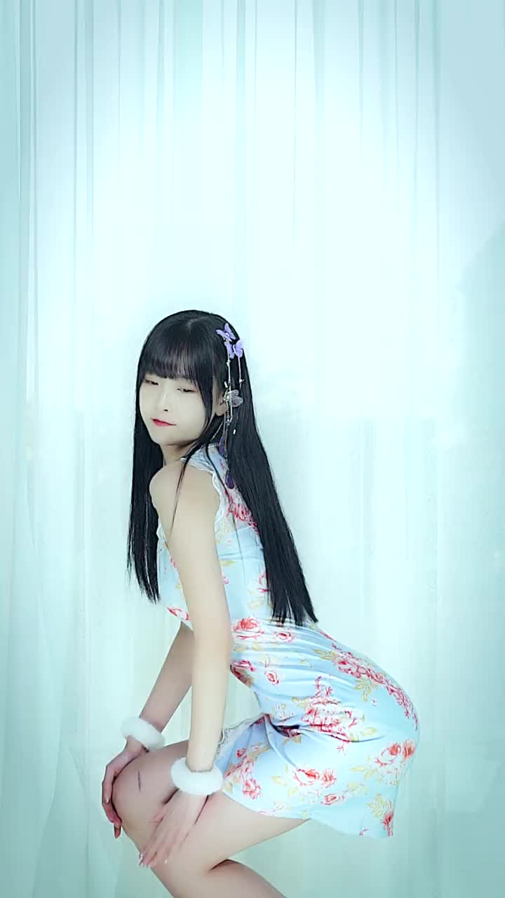 [77美奇]-真羡慕那些腿短的人 天冷被子至少还能盖住脚_哔哩哔哩 (゜