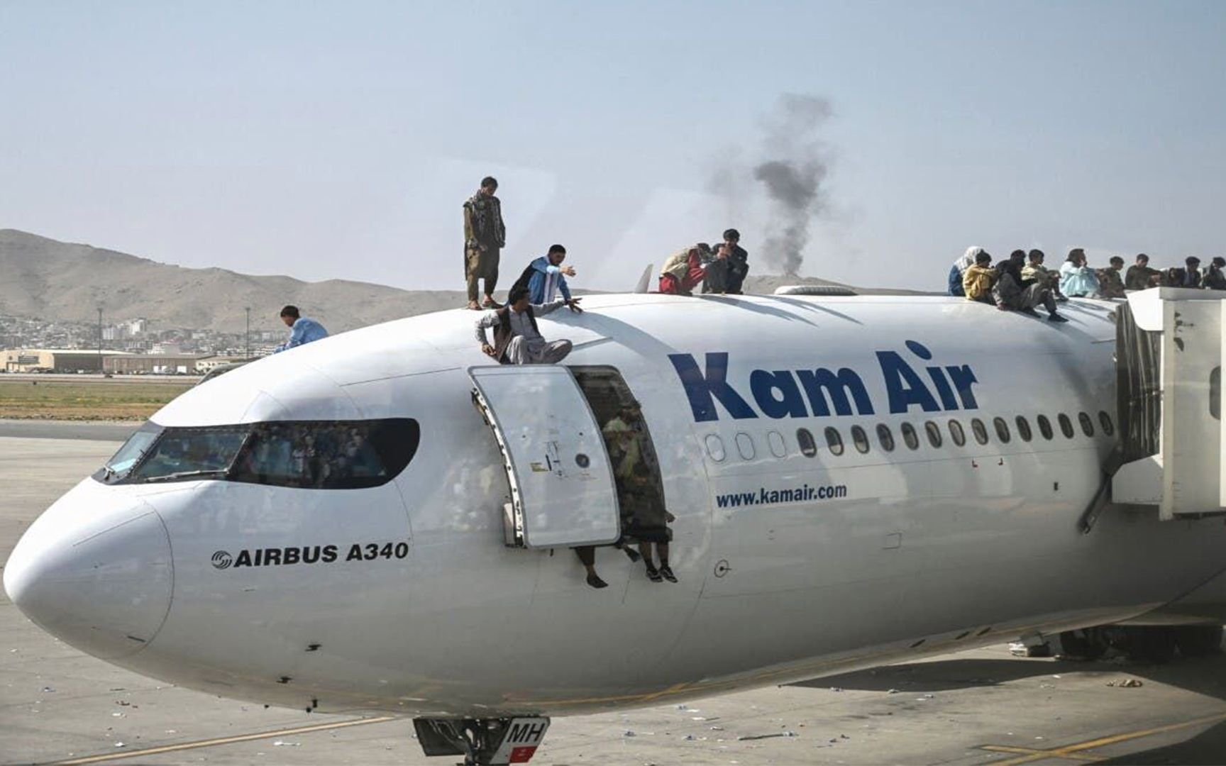 扒飞机到底有多危险说是九死一生也不为过