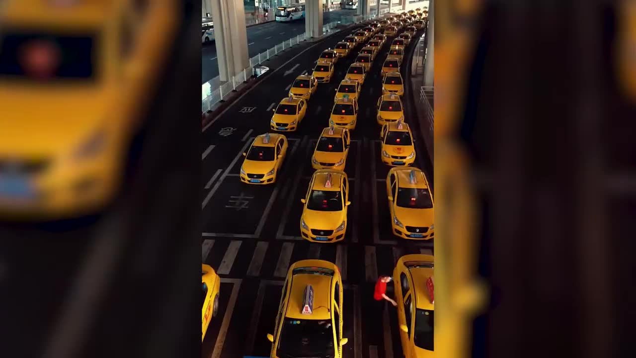 重庆机场出租车成网红,设最佳拍摄点