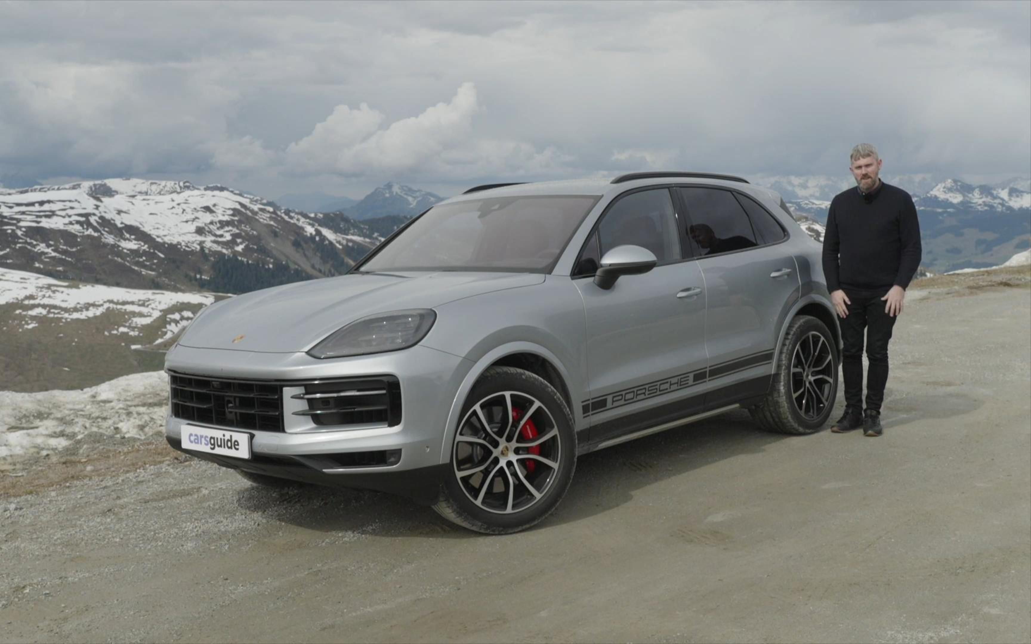 来看2023款保时捷v8混动版卡宴评测【4k】