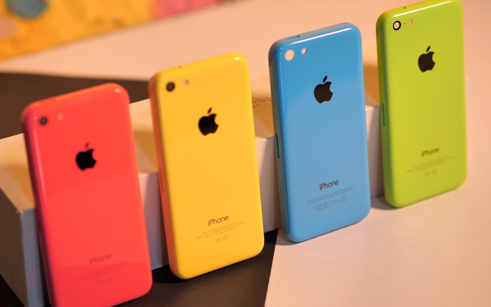 【何同学】为什么iPhone 5C是我最喜欢的手机?