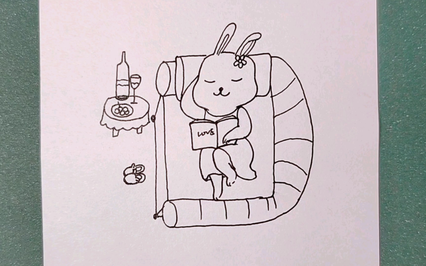 (舒适向往的插画)慢时光,懒洋洋的小兔子舒适地躺在沙发上