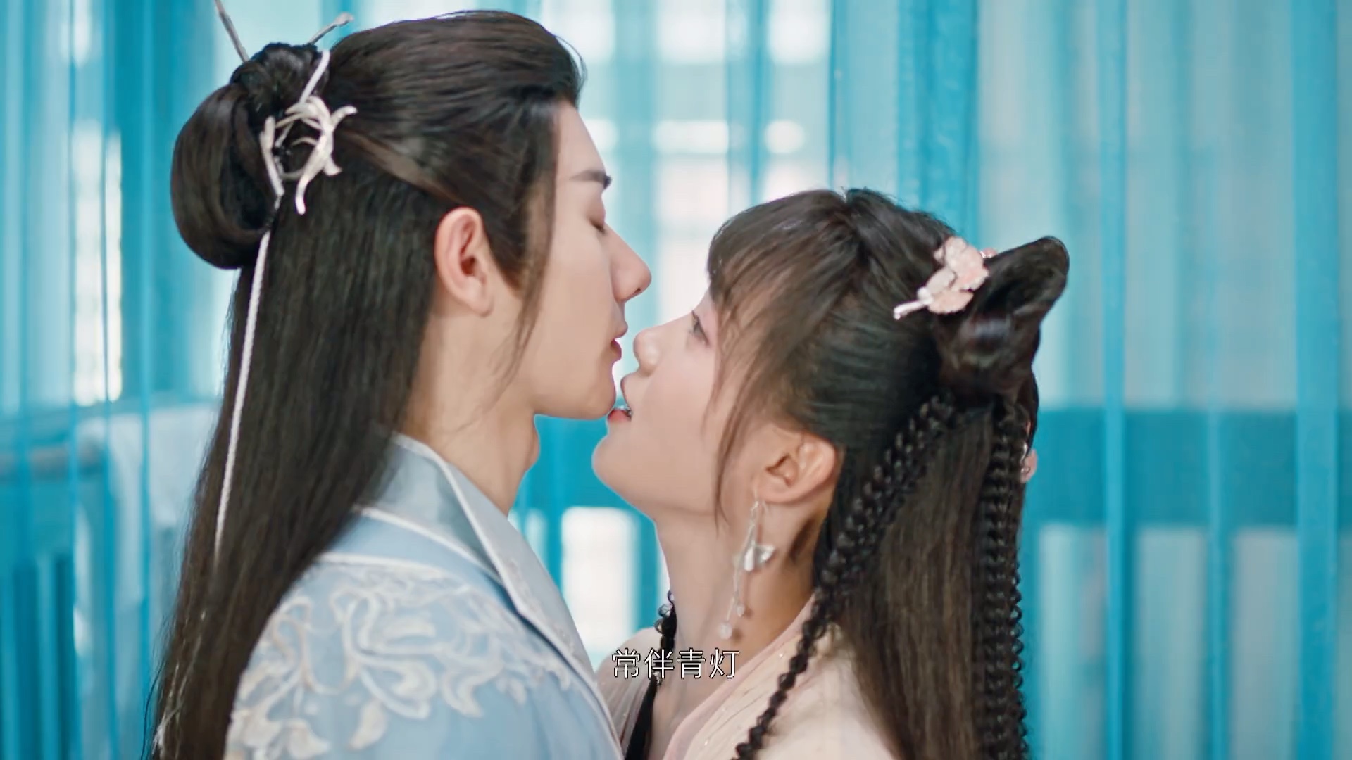 亲爱的天狐大人# 冲破六界禁忌,守护人狐双世之恋.