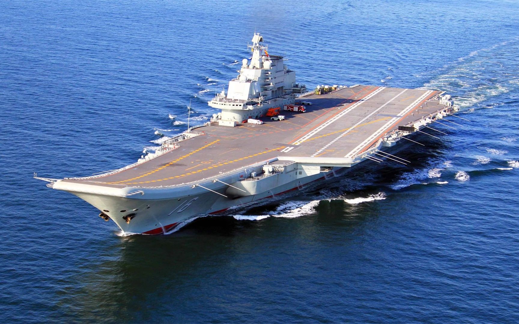 美军核航母速度30节,中国辽宁舰速度有多快?专家回答体现智慧