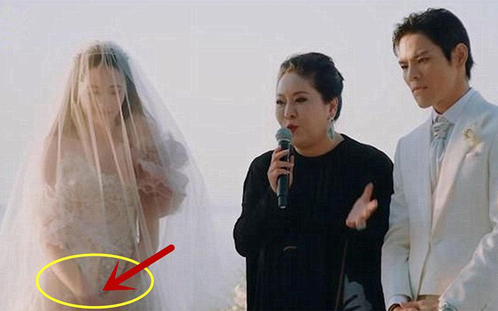 郭碧婷婚纱太透,婚礼全程双手捂住下半身!这算哪门子豪门婚礼?哔哩哔哩bilibili