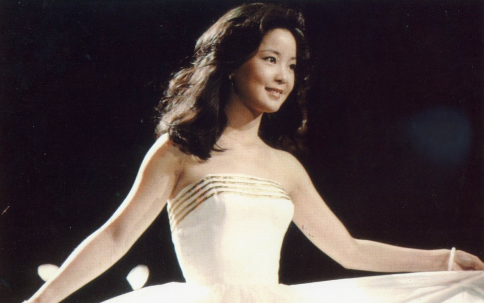 [图]「邓丽君20周年虚拟人纪念演唱会」- Teresa Teng 20th Anniversary Concert