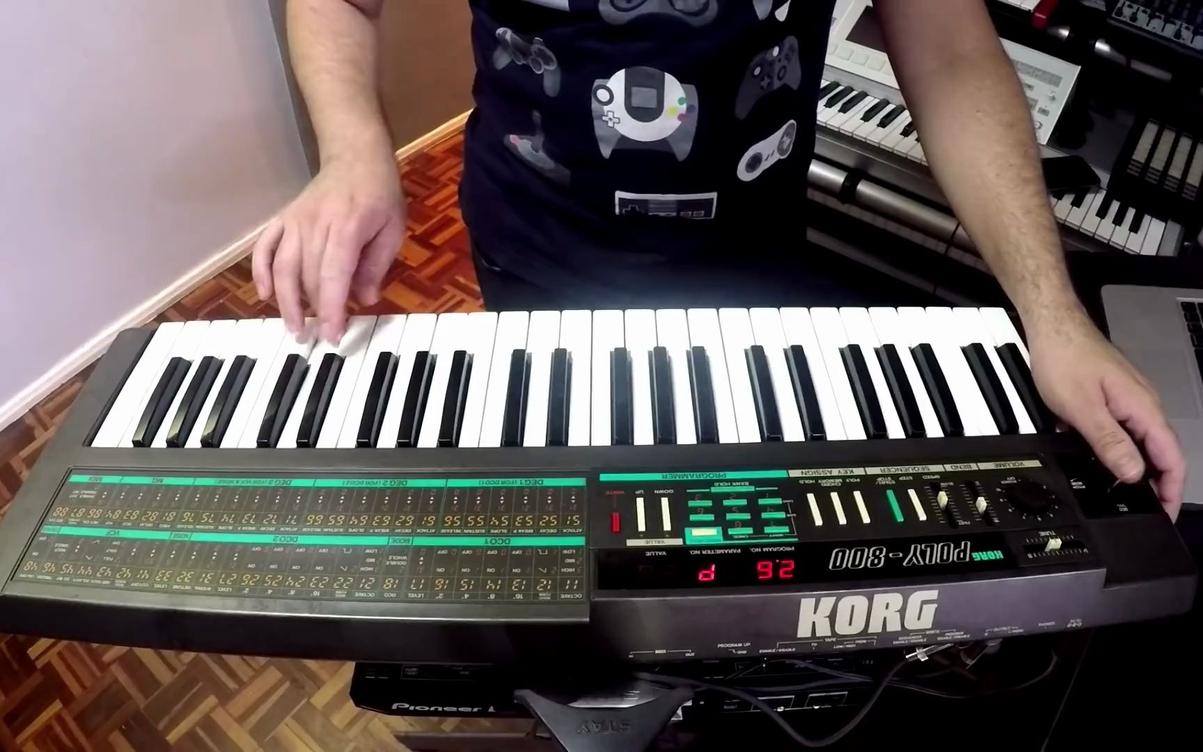 [图]KORG POLY800 Checking the Sound