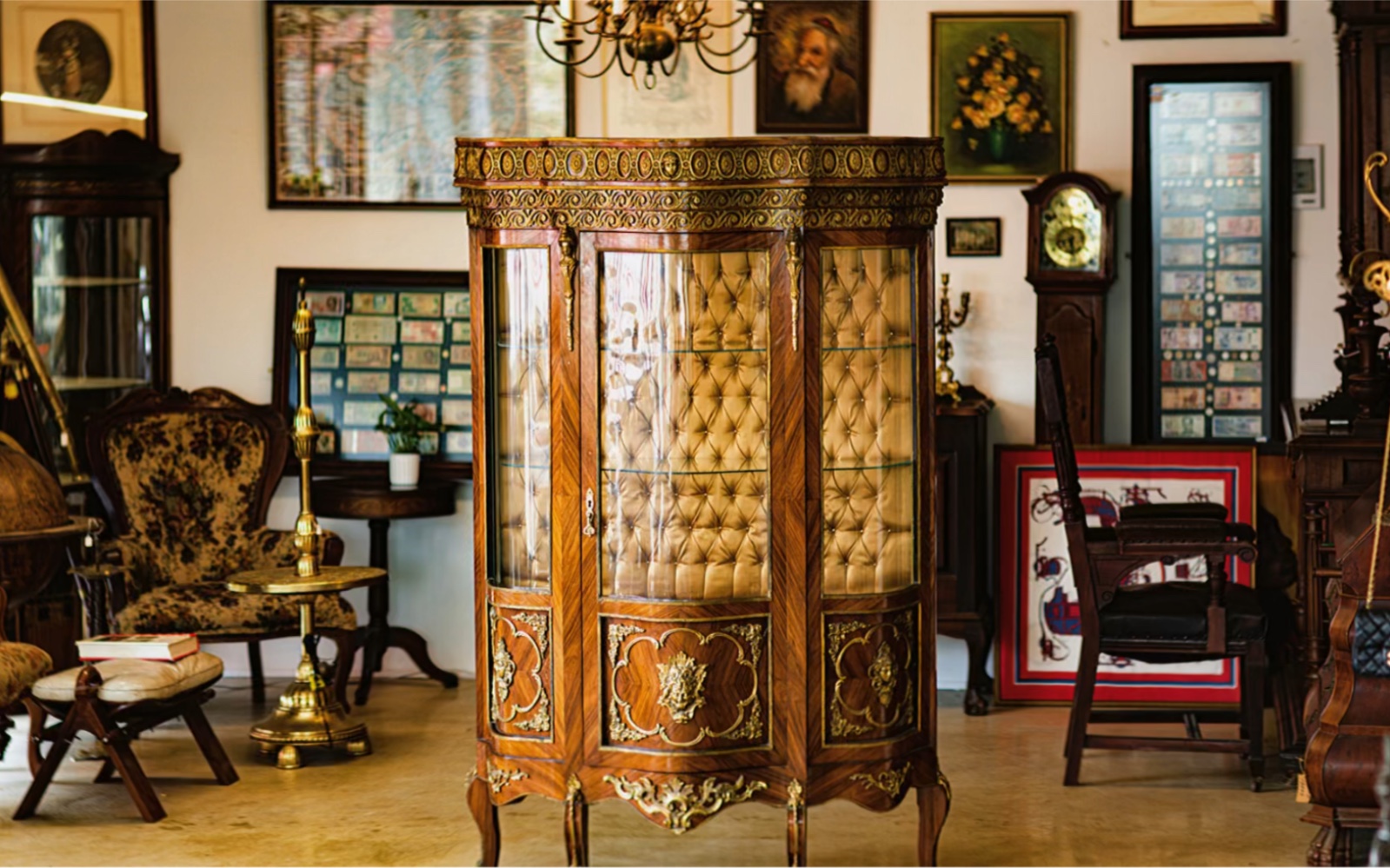 西洋古董桃花芯木展示柜酒柜